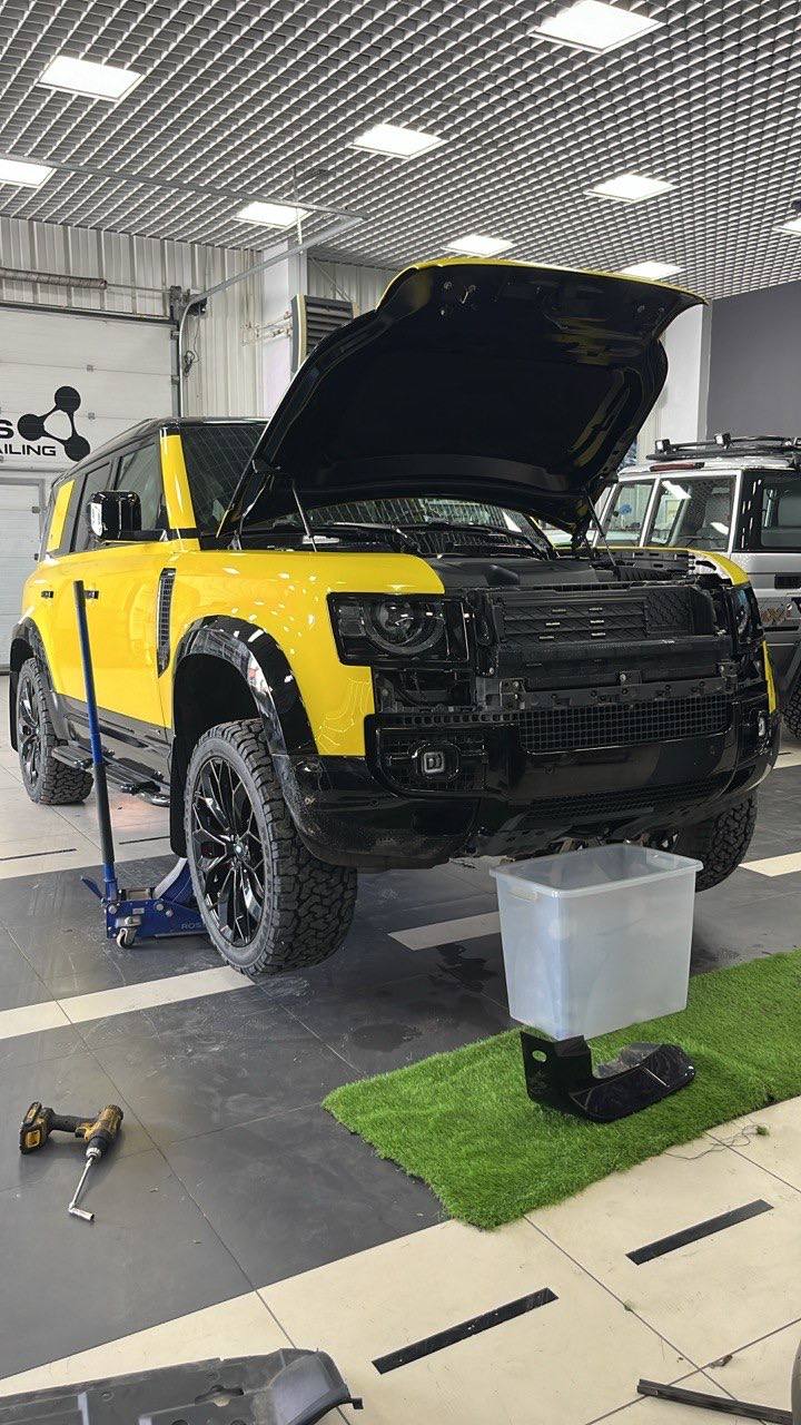 Land Rover Defender 110